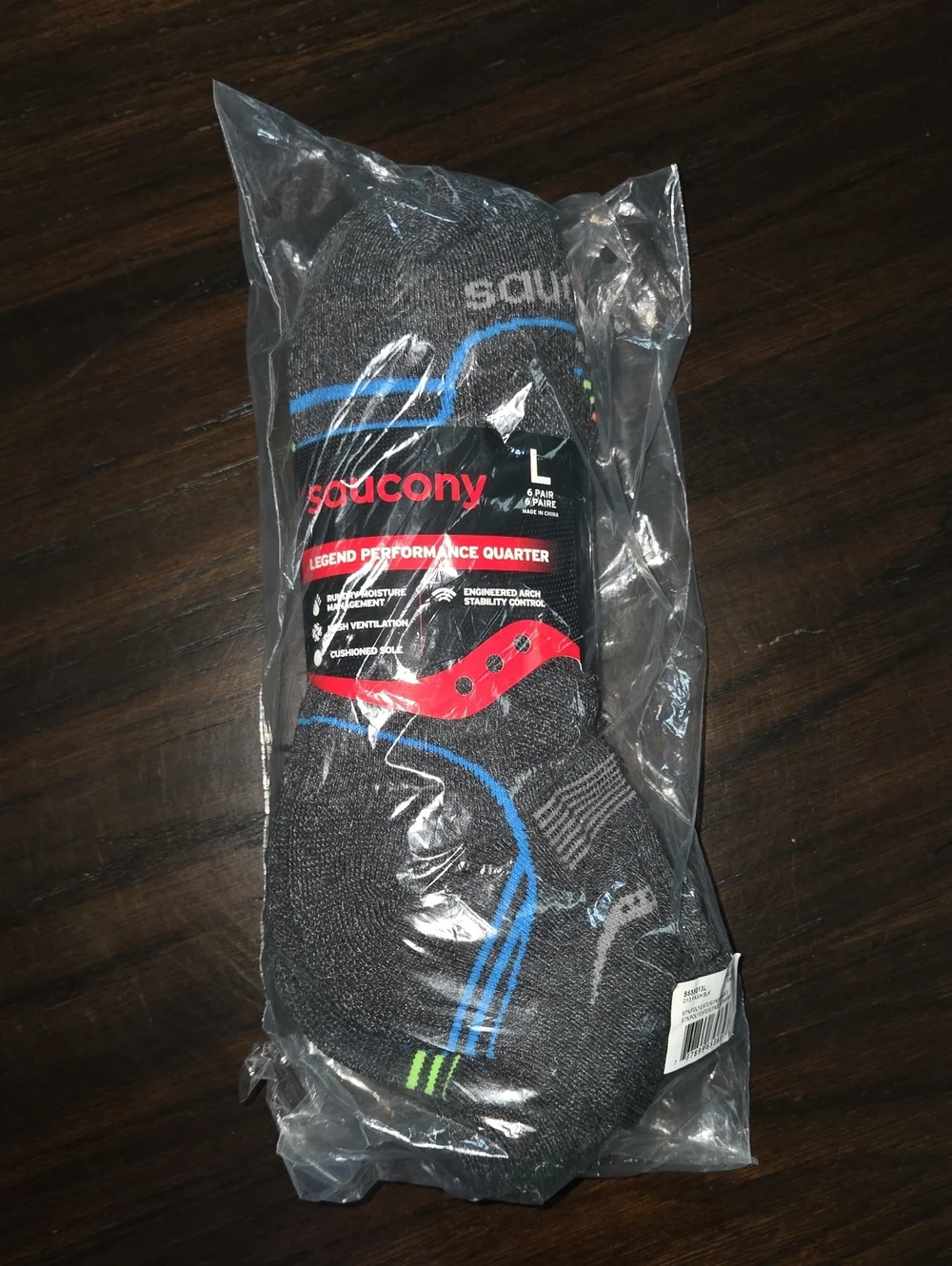 Saucony Men’s Quarter Athletic Socks - Black with Accents - Pack of 6